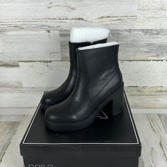MIA McKenna womens 7.5 black faux leather platform ankle boots new combat block - Picture 1 of 11